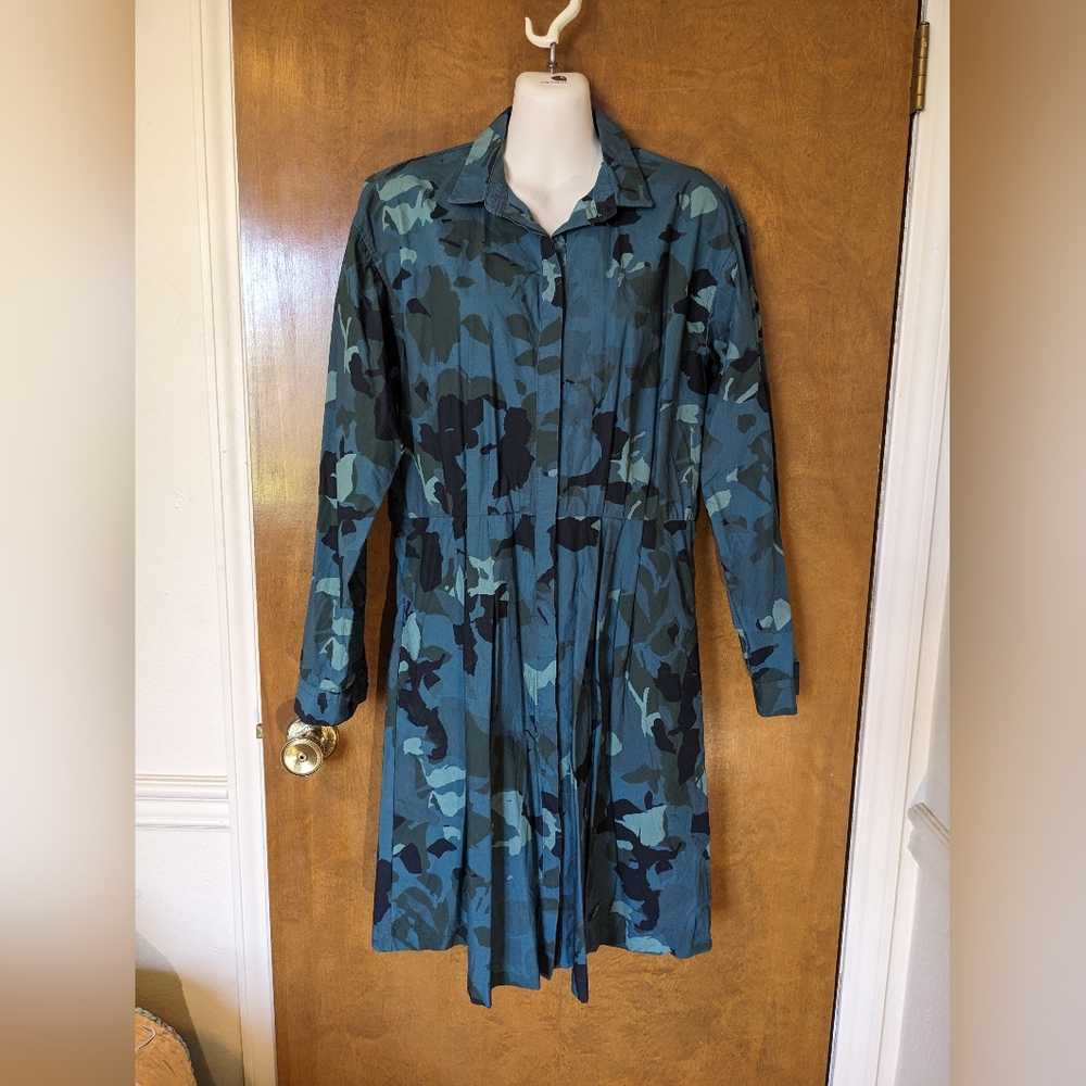 Gap Blue Tile Camo Flower Long Sleeve Full Button Front Knee Length Dress